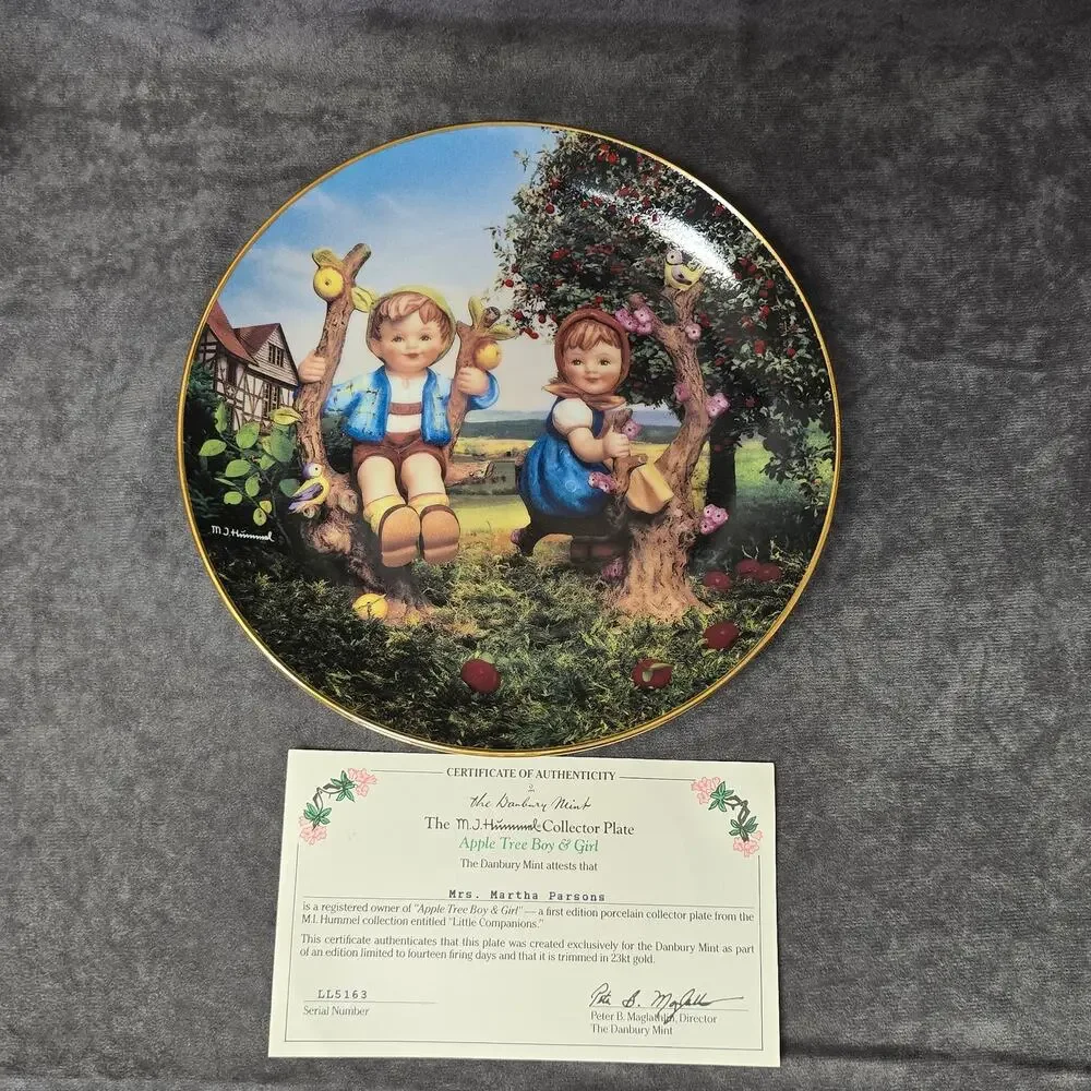 Vintage M.J. Hummel APPLE TREE BOY & GIRL Little Companions Danbury Mint Plate